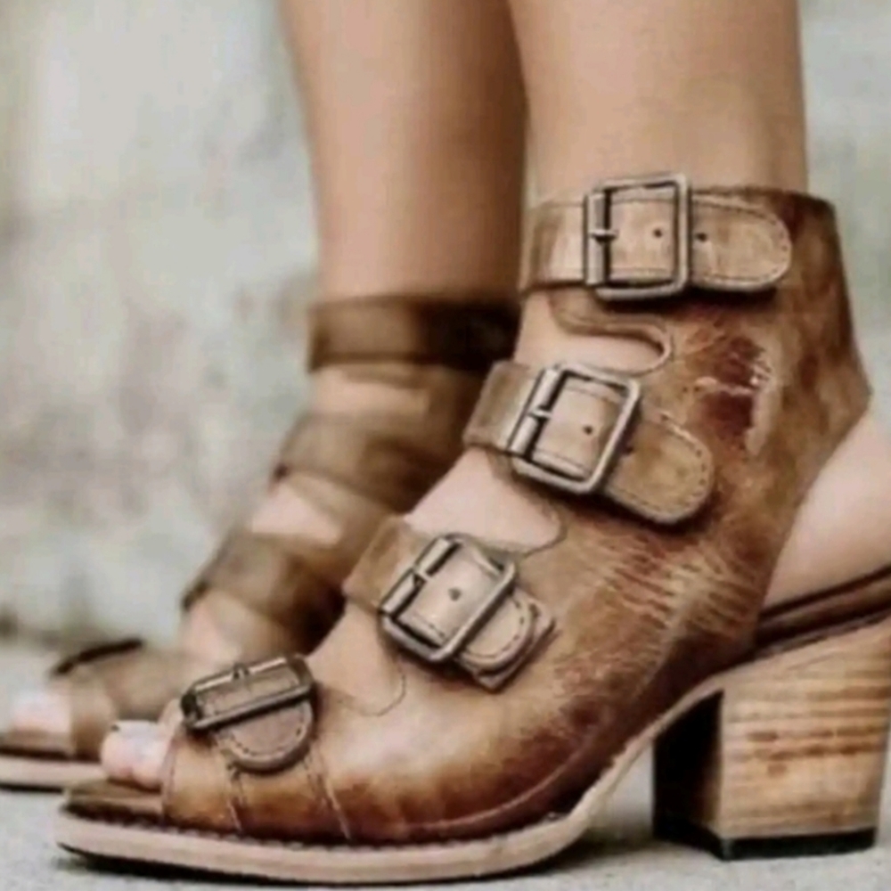 FreeBird by Steven Beige Quail Sandals size 9